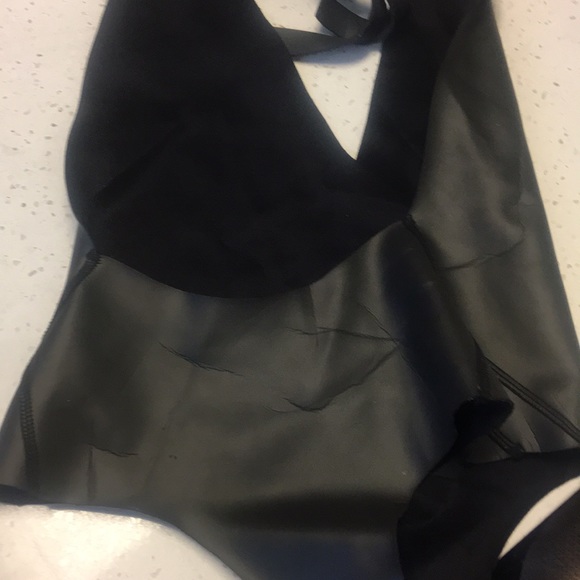 One piece by  Mikoh - Picture 2 of 2